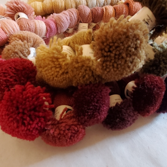 WOOLS OF NEW ZEALAND CARPET TUFT SAMPLES 3.5 lbs - Picture 2 of 9